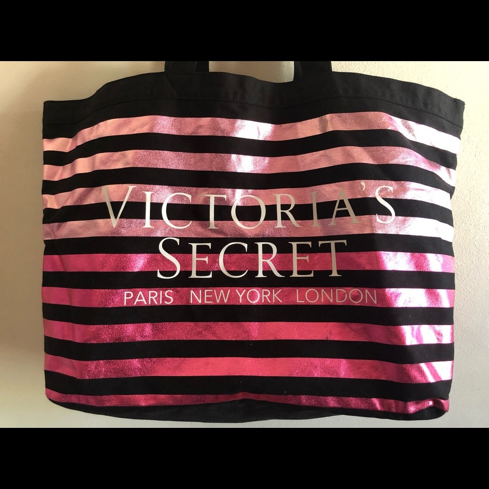 Victoria secret bag 17 inch/20 inches like new
